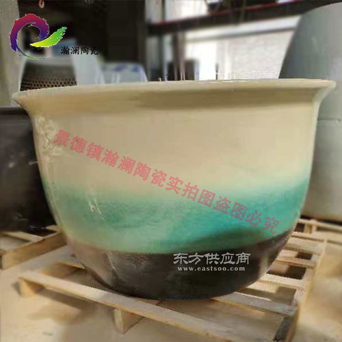 瓷上山水，浴中雅韻——藝術(shù)陶瓷手繪魚缸的靈韻之境